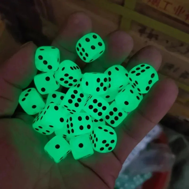 6-36Pcs 14mm Luminous Dice 6 S - огляд і ціна Desk Setup Dark